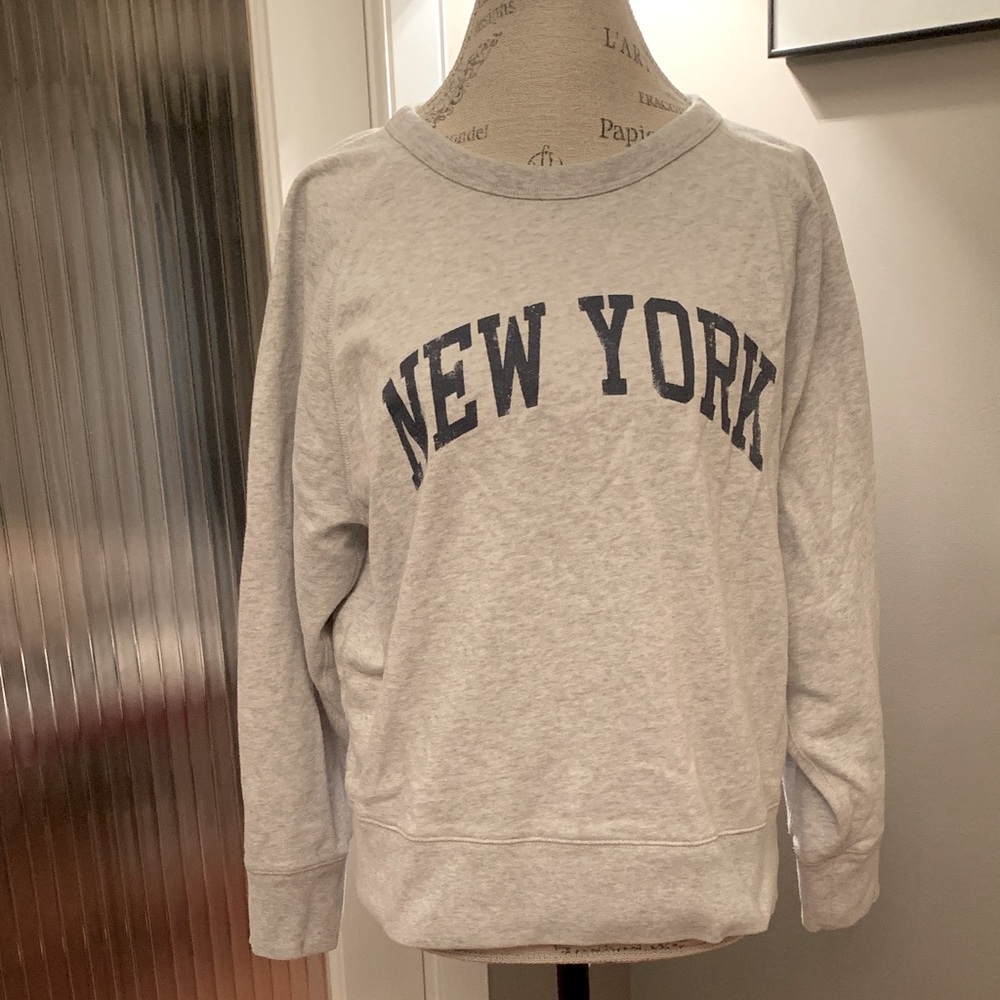GAP Light Gray New York Women's Sweat shirt  pristine